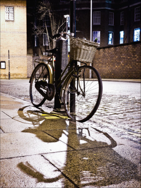 Hình ảnh xe đạp dưới ánh đèn