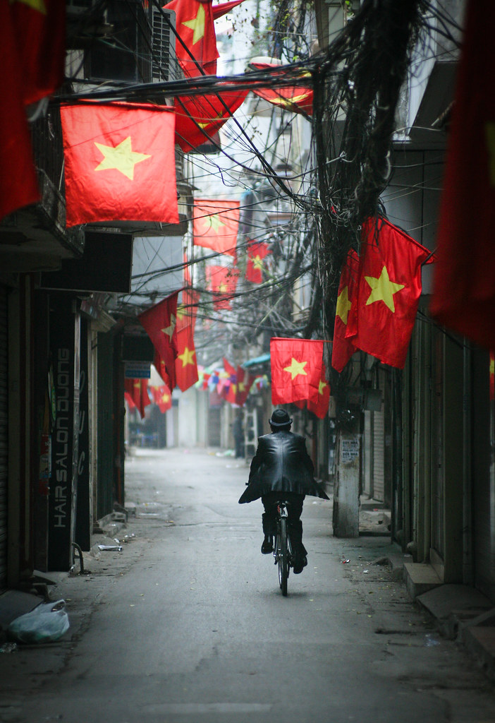 Ý nghĩa cờ đỏ sao vàng: Cờ đỏ sao vàng là biểu tượng đặc trưng của Việt Nam, mang ý nghĩa sự kiên trung và quyết tâm của dân tộc. Hãy tìm hiểu về lịch sử và ý nghĩa của cờ đỏ sao vàng, để cảm nhận được tình yêu và sự tự hào dành cho quê hương Việt Nam.