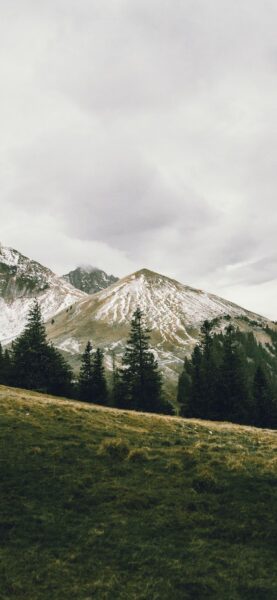 Hình nền iPhone 13 phong cảnh núi đồi