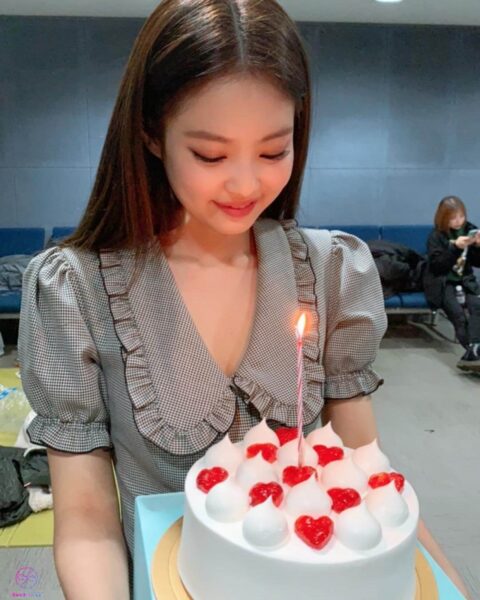 ảnh gái đẹp chúc mừng sinh nhật Jennie
