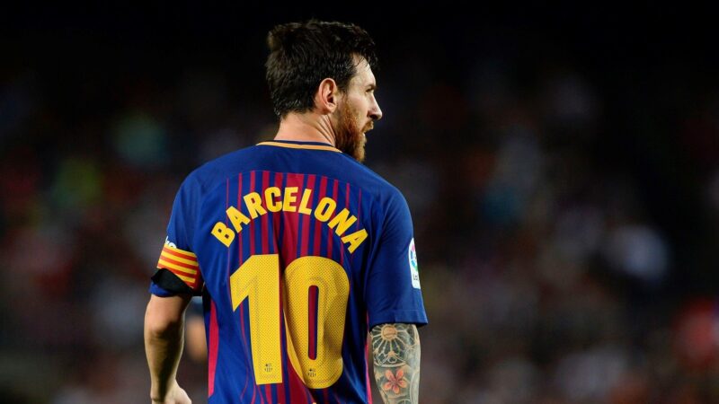Hình Messi chụp sau lưng số 10