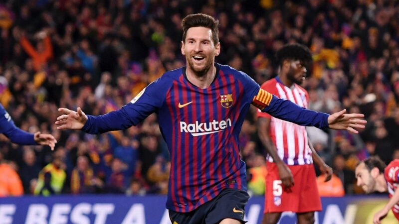 Hình Messi cười mừng chiến thắng
